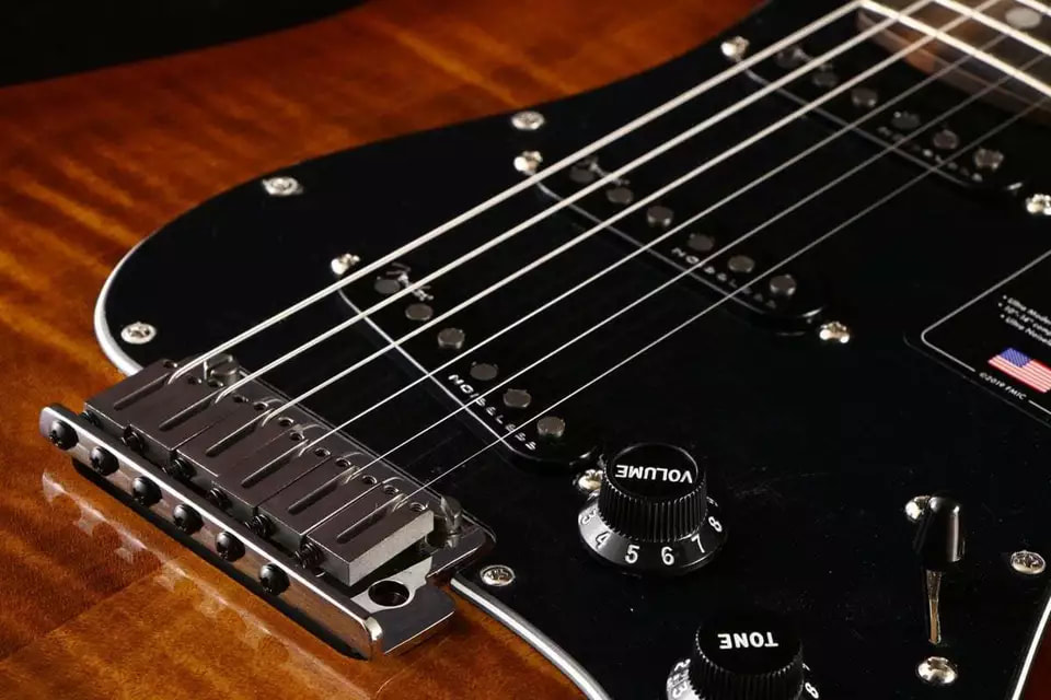 Fender American Ultra Stratocaster FMT Tiger's Eye